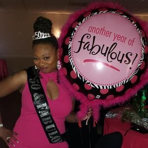 Meet your Posher, Felicia